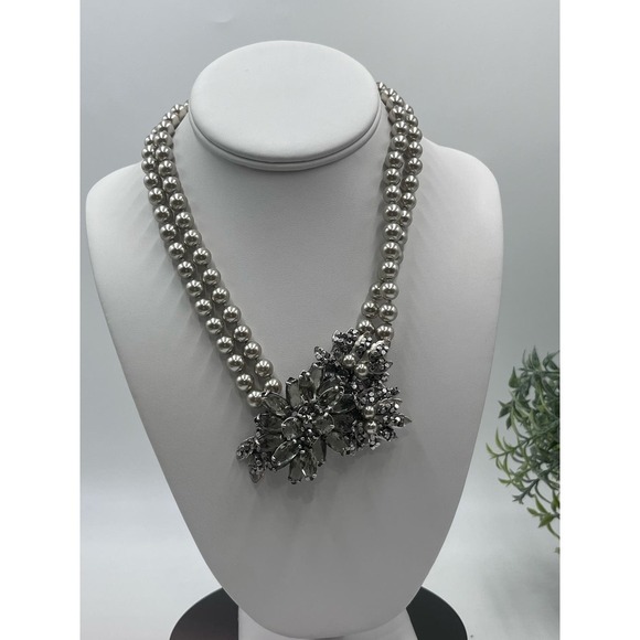 J. Crew Vintage Faux Pearl Gray Cluster Statement Rhinestone
Necklace - Picture 5 of 13